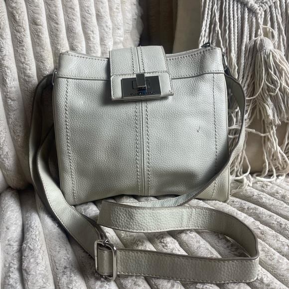 Tignanello White Leather Bag with Silver Lock​ - Picture 3 of 11